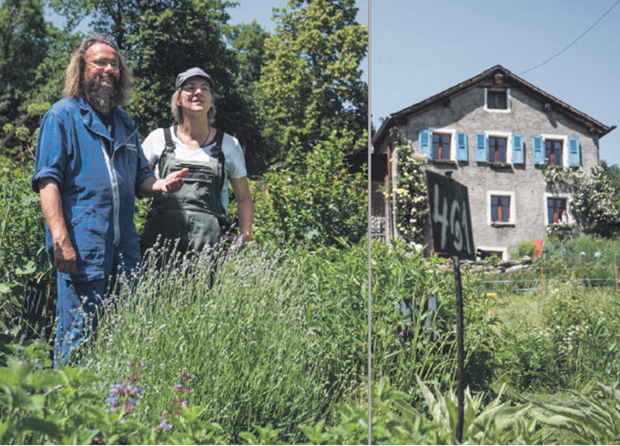 Marcellus Pillen und Manuela Kappenberg vor dem Blauen Haus