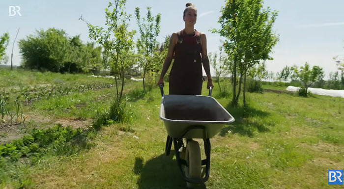 Nicole Microfarming
